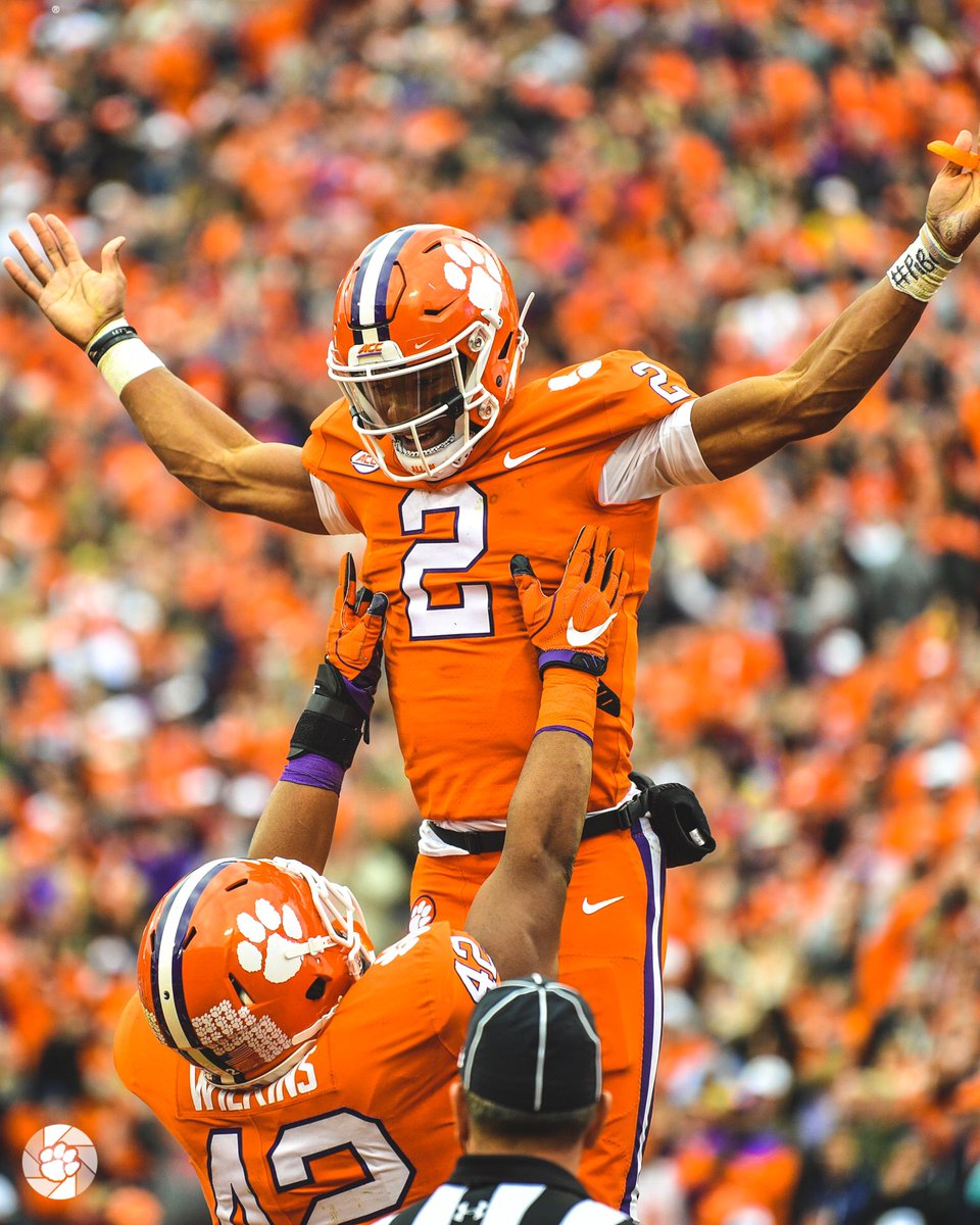 ClemsonFB's tweet photo. Who did it better? https://t.co/G0Y8OOg3OC