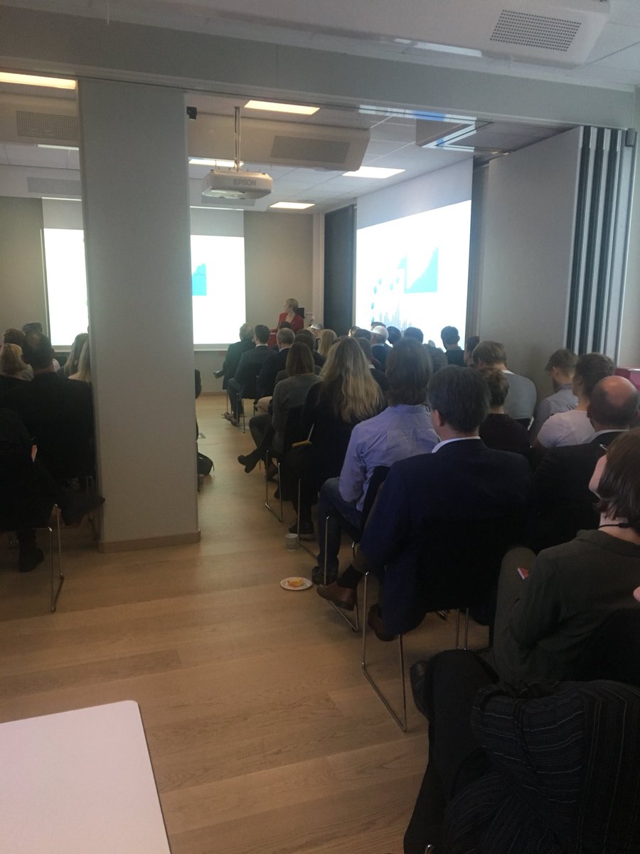 Fiskeridirektøren snakker på lansering av #PwC sitt #sjømatbarometer for 2017 @fiskeridir