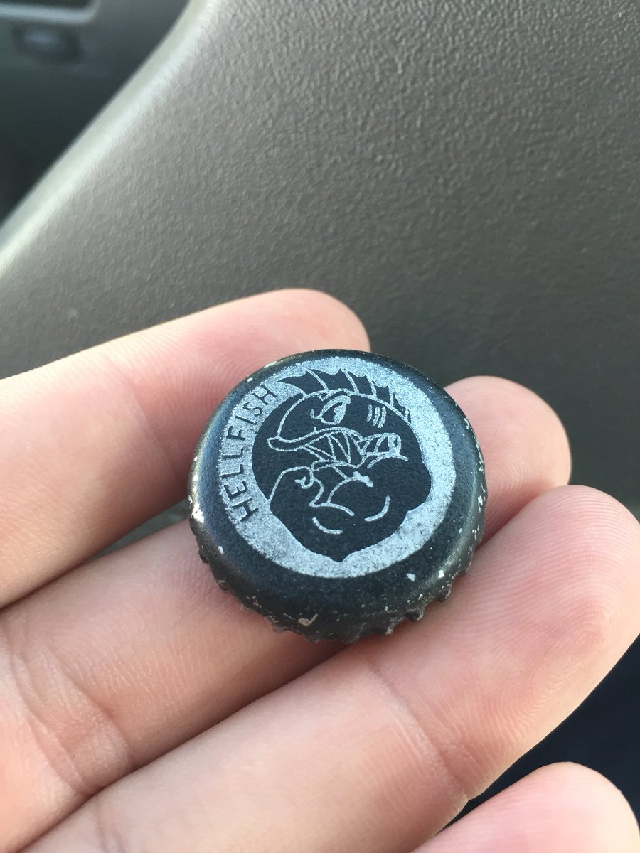 tvsmatthackney's tweet photo. Hey @Ryan_Jacobsen. Check out this trinket I scavenged out at #WastelandWeekend. #FlyingHellfish #theSimpsons @TheSimpsons #bottlecap #Wasteland https://t.co/YhKTvaqRYr