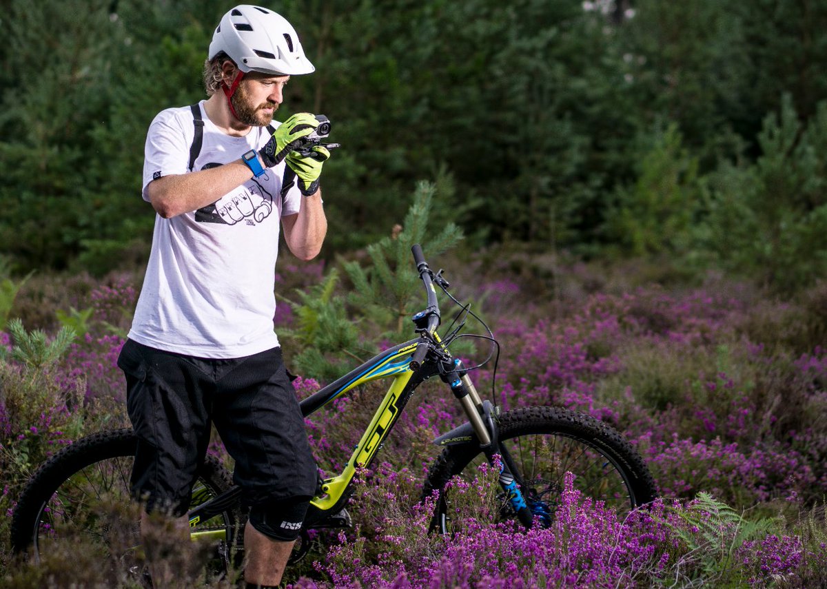 KitvisionUK's tweet image. Extreme mountain bikers and clothing brand founders, @TwoPintsBrave  playing around with our Escape 4KW Action Camera! #LiveRecordRepeat