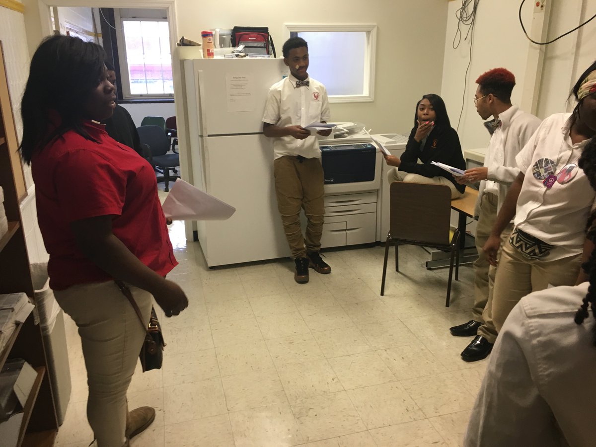 NLCPfsm's tweet photo. Level 2 students first day of #production for their #narrative #shortfilm project.  Scene 1 is done. @FreeSpiritChi @fsmjeff @fsmnewstweets @HoopsHIGHFSM @RealChiYouth https://t.co/JiRE6n5jys