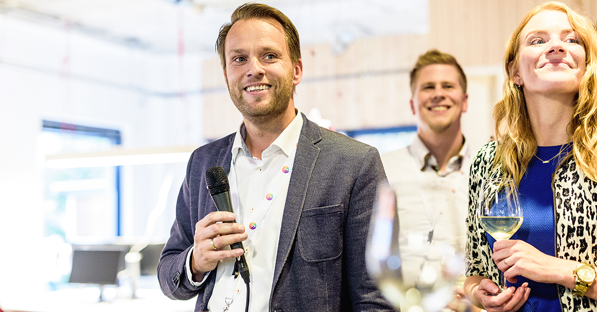 SimplicateNL's tweet photo. Morgen staan we op #exactlive en houden we een praatje over het abonnementsmodel. Kun je er niet bij zijn? Hier een artikel dat we er over schreven: https://t.co/QP5Tch4Xwd #simplicate #betterbusiness @ExactSoftware https://t.co/gSqdEmDthv