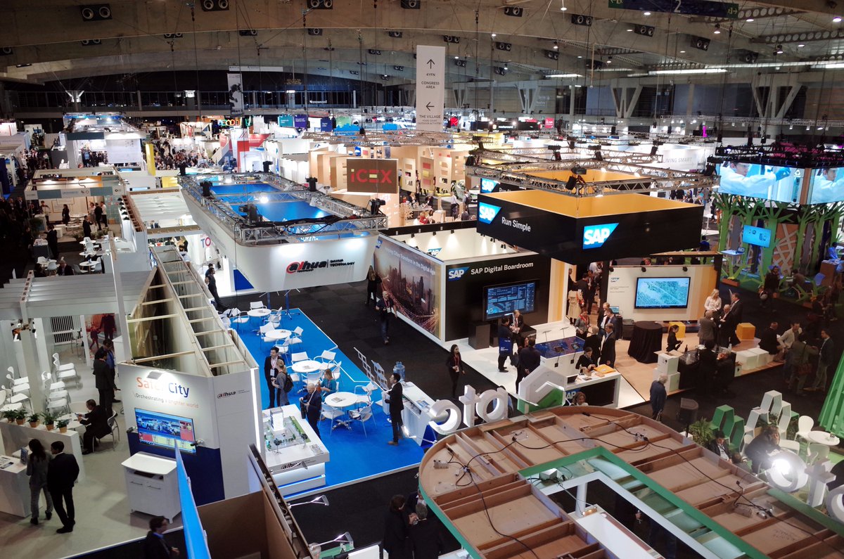 pvin's tweet photo. Cette semaine @erasme présente à #SCEWC17 les innovations d'usage @grandlyon avec ses partenaires et rencontre les acteurs du développement urbain @barcelona. A suivre sur https://t.co/T948THLNCC #unicite #polluscope #ludomuse https://t.co/sZkgNPTKoO