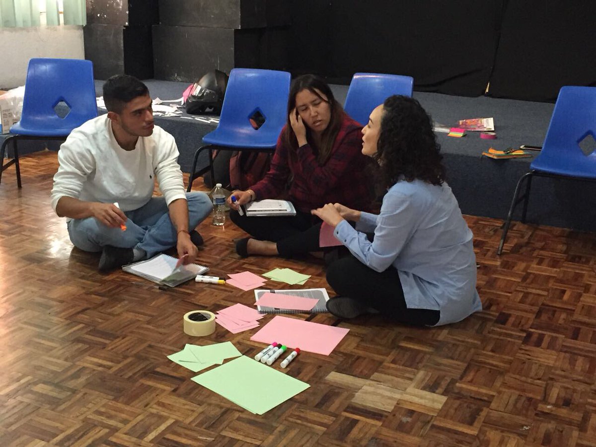 colectivoacci0n's tweet photo. Hoy nos reunimos con el equipo de facilitadores para compartir las experiencias de estas semanas de trabajo 

#aprendizajes
#ColectivoEnAccion https://t.co/NEBv7veMe3