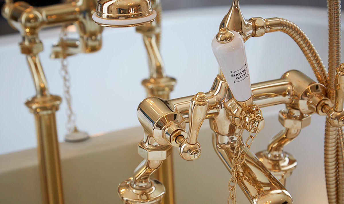 MarflowEng's tweet image. Luxurious imagery showcasing our @stjames_marflow #bathroom taps on @MErakiDesignLtd beautiful new website bit.ly/2AI10Ai
