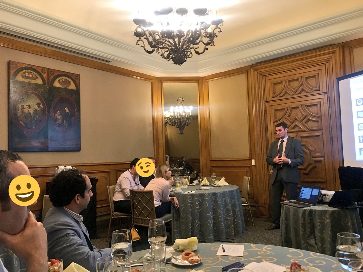 DellaBruna_E's tweet photo. Michele Illiano nos muestra el abanico de soluciones IBM para el intercambio seguro y eficiente de información @ibm_mx @IBMforB2Bi @InnoveryES #innovery #B2B https://t.co/EeNrptt7wk