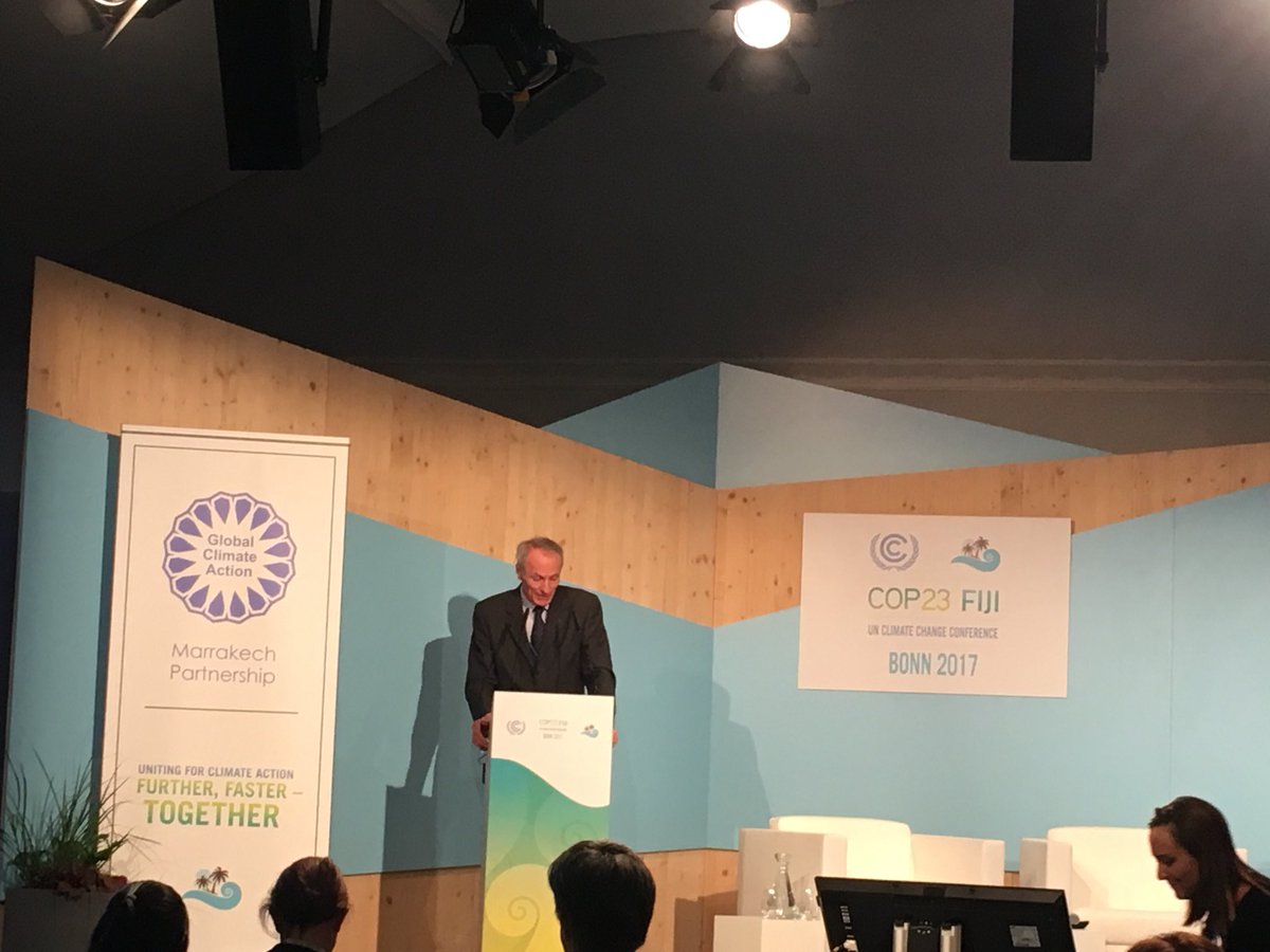 Claire_Dorland's tweet photo. This morning @COP23, JD Senard, CEO of @Michelin reaffirmed the engagement of the group in the fight against climate change :  « we see innovation in all sectors not only as a powerful lever of business but also as our best chance to mitigate climate change » https://t.co/9ZOc77lfOd