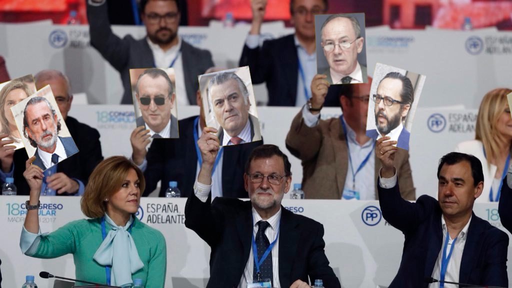 julsaco's tweet photo. @eldiarioes Mariano
y para mi
"Inhabilitados"
deberían estar todos esos #HDLGPP..
que han engañado
a los verdaderos ESPAÑOLES
a los "ezzPPañolos" que os votan
#MeLaBufa
ya que además de estar #GiliPPollas
SON #ComPPlices https://t.co/LxVqPl9UVg
