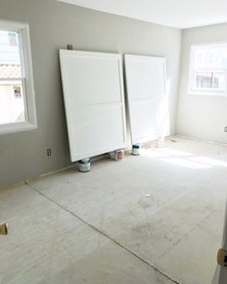 NicollsDesign's tweet photo. #DAveProject •Ready to install these closet doors 👌🏼 • #NicollsDesignBuild https://t.co/LyrH8Eh9G8 https://t.co/LVAkbDYLmh