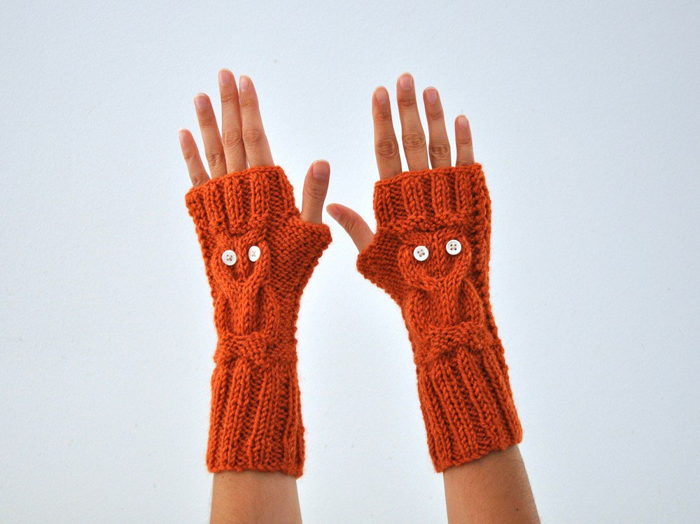 Artfire's tweet photo. For those of us in the #desert, it's just getting #cold and I'm #owl about staying #warm with these #knitted #fingerless #gloves by #GreatMaker https://t.co/NIe3MWZr7n https://t.co/WKT4fL10rV https://t.co/VQkCPAGAMz