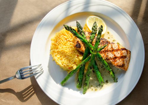 Greenpointers's tweet photo. Get up to 35% off meals in local restaurants like @LobsterJoint, @slickwilliebk, and more with @Spotluck ! We have a promo code for Greenpointers readers to get you started! #ad https://t.co/tlN31wjnMI #ad #SavingsBaby #Spotluck https://t.co/QrEa1TKs7l