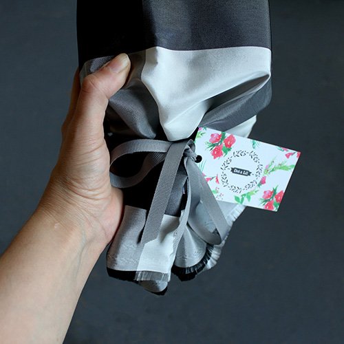 DotandLil's tweet photo. Our Dot &amp; Lil holiday gift sets are live, and I can't wait to see what people think! Fabric-wrapped gift sets that are all about the beauty of tradition, and little kits of our classic products. https://t.co/1yS4t5MJjO