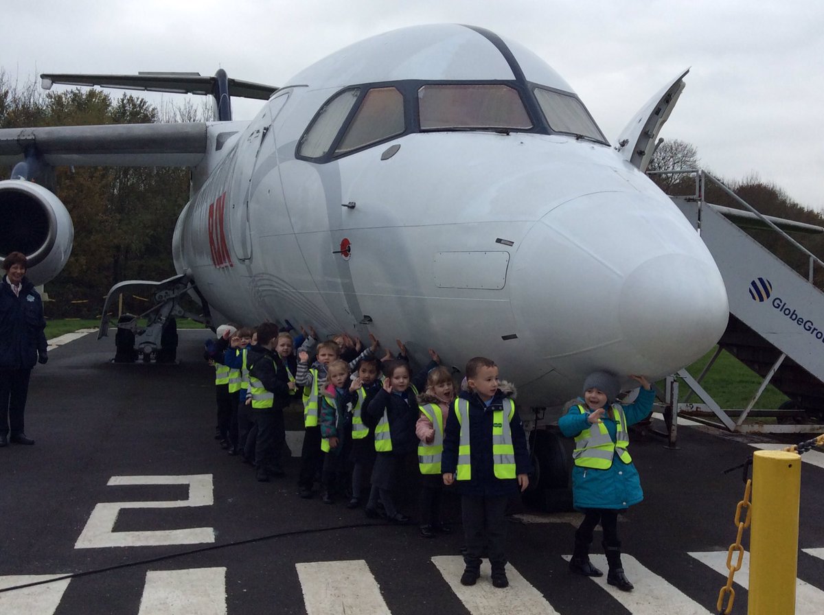 smceps's tweet photo. Reception had a wonderful visit to Manchester Airport today as part of their theme 'Are we there yet?' #smcepsEY #runwayvisitorscentre #manchesterairport https://t.co/0dSa9umGbw