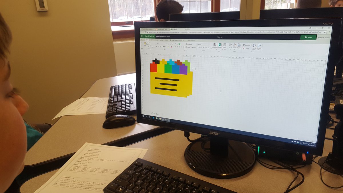 LibraryMediaCG's tweet photo. 5th grade Ss using excel to create pixel art @CenterGroveES @RandolphSchools @grade5CG https://t.co/lP8afIkelk