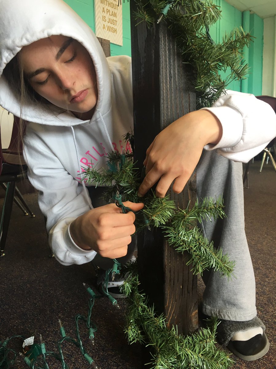 ImagineArt38's tweet photo. @ImagineArt38 Service Learning project in the works @bcimagineering academy https://t.co/rlJnSQDsO3