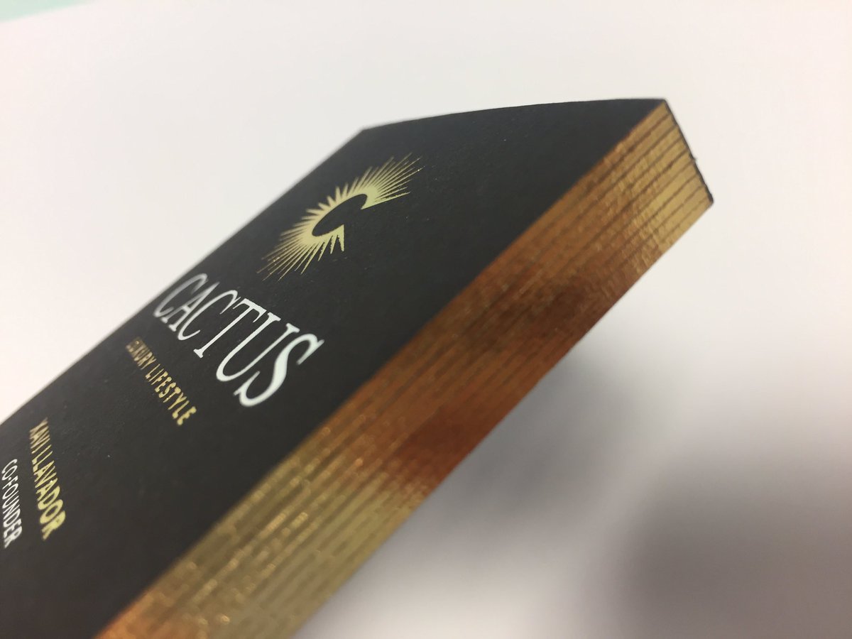 Hartgraph's tweet photo. Gorgeous luxury #businesscards just completed for our client. #goldfoil #whitefoil #giltedge #popset @Antalis_UK https://t.co/OLrGfeYAl3