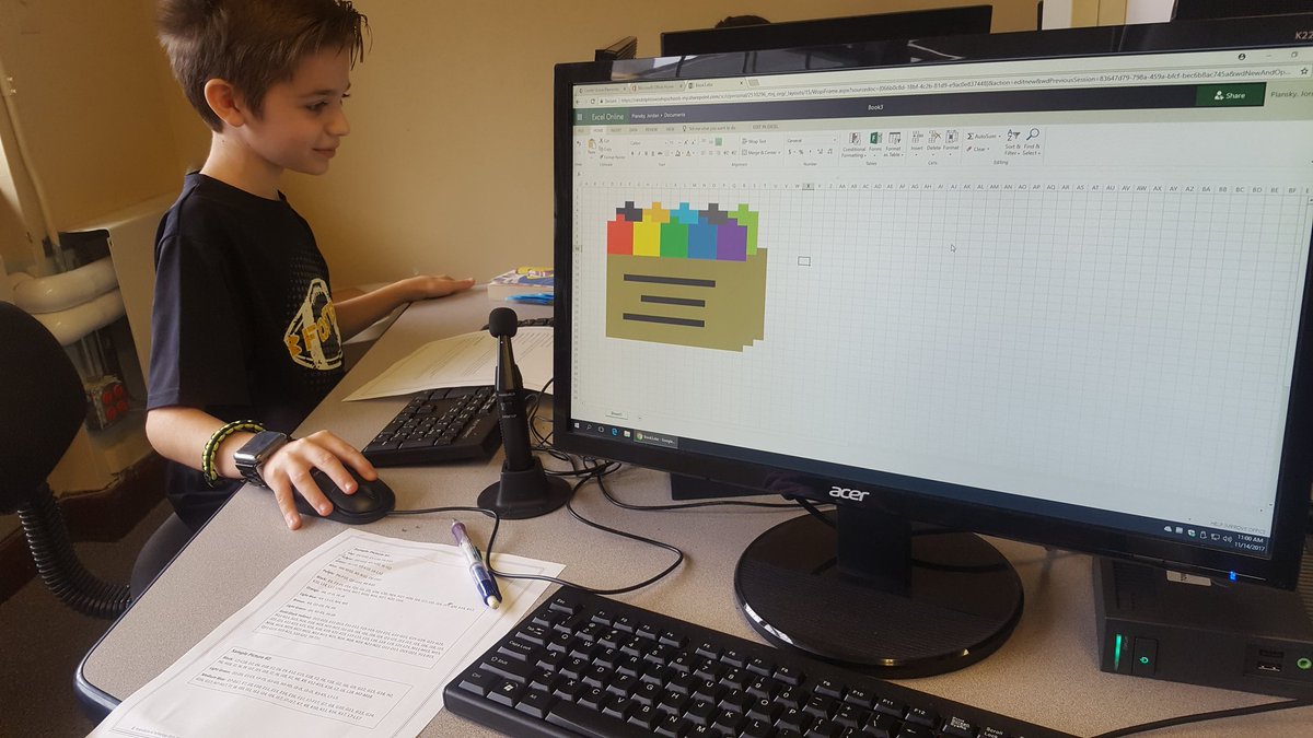 LibraryMediaCG's tweet photo. 5th grade Ss using excel to create pixel art @CenterGroveES @RandolphSchools @grade5CG https://t.co/lP8afIkelk