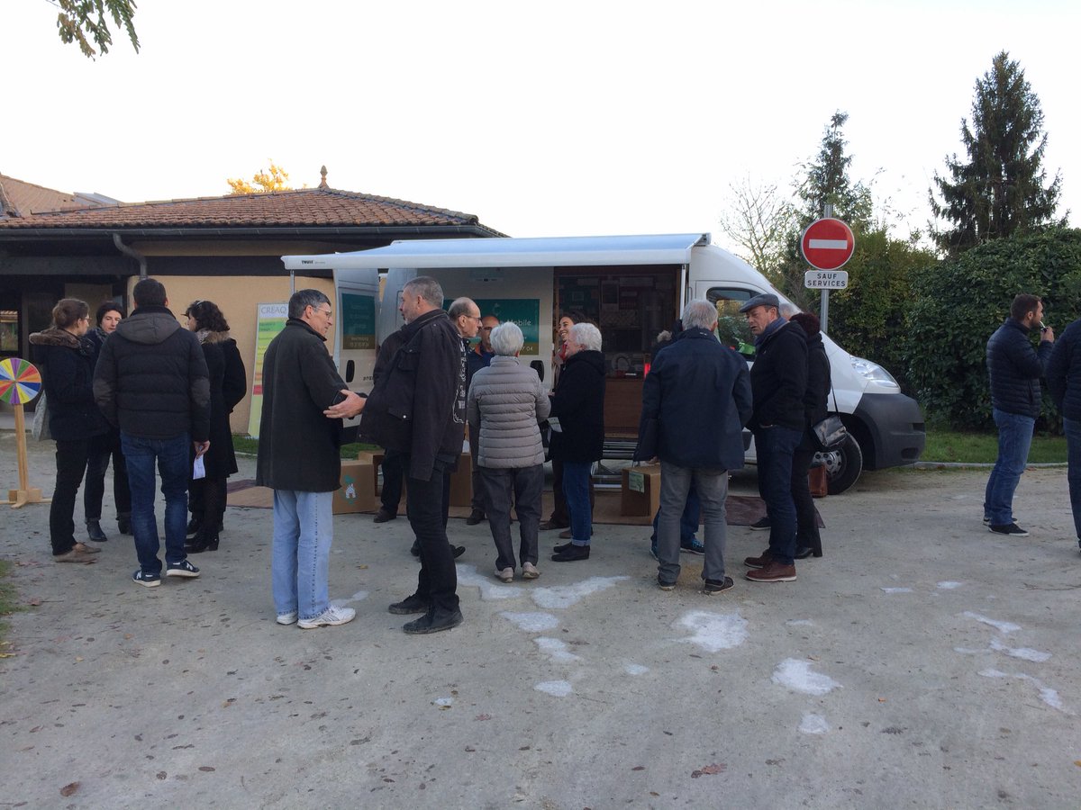 renoaqt's tweet photo. Monsieur le Maire de #Tresses est très satisfait de ce projet qui permettra la mise en location de 3 logements sociaux en 2018 https://t.co/pxAESxTEtv