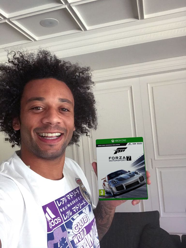 Xbox_Spain's tweet image. ¡Síguenos y dale a RT 🔁para poder ganar un #ForzaMotorsport7 firmado por @MarceloM12 del @realmadrid !