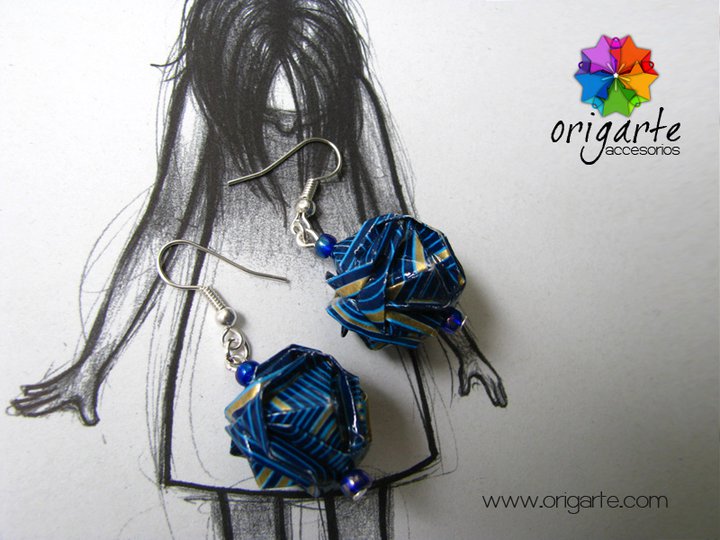 Origarte's tweet photo. Los aretes de #Origarte están hechos de papel reciclado y recubiertos con un barniz que los protege de la lluvia y otros agentes #gyesemueve #handmade #inspiration #motivation #pretty #origamifan #Guayaquil #Ecuador #origami
#origamijewerly #Cuenca #art #aretesdeorigami https://t.co/aE79m7i4Nq