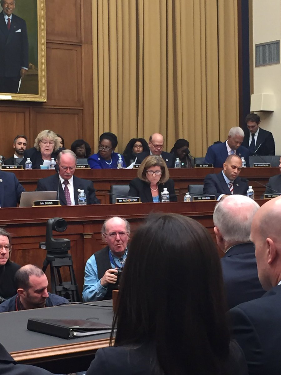 acslaw's tweet photo. .@RepZoeLofgren: When Sally Yates reported that Michael Flynn had lied to the administration, were you notified?
Sessions: I do not recall.
#QuestionSessions https://t.co/46nIZCAMTN