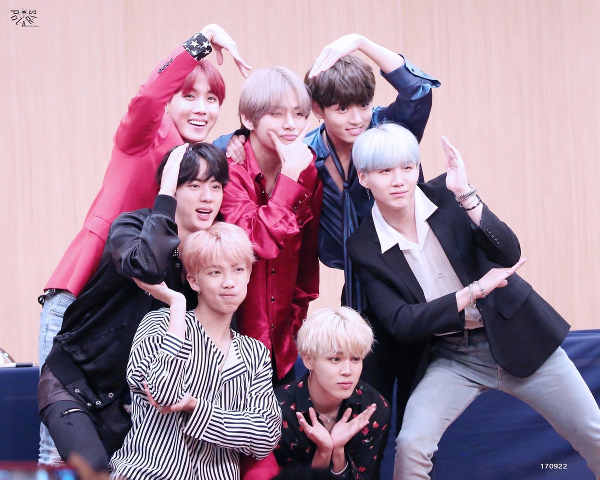 今年の1月に私がツイートしたやつです
バンタン好きになってまだ、1、2ヶ月の時だと思われる時点での金額
そして、いま！
多分だけど10万~15万以上は
彼らに費やしている！！！
きっともっと前からのARMYはもっとお金飛んでますよね。。
ARMYになってはや1年
これからもBTS、防弾少年団を愛します❤️