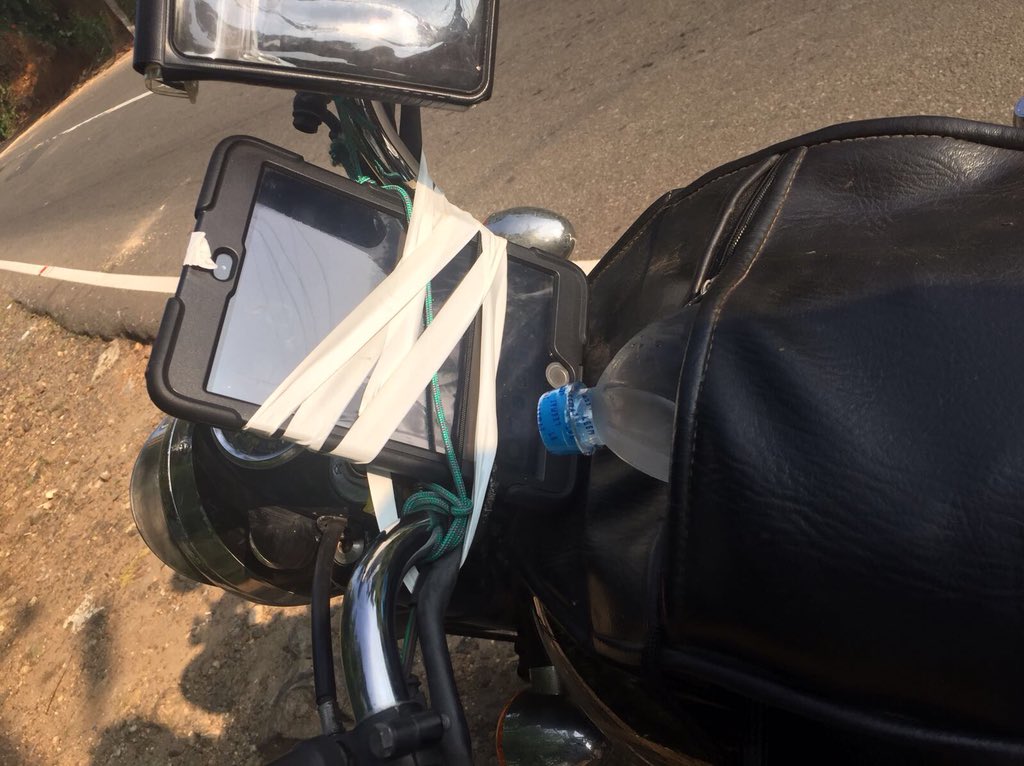 demonrockhopper's tweet photo. Couldn’t afford @GoPro 😂😂 but wanted to capture mountain riding the tea plantations India 😍 https://t.co/sezwCAbLZI
