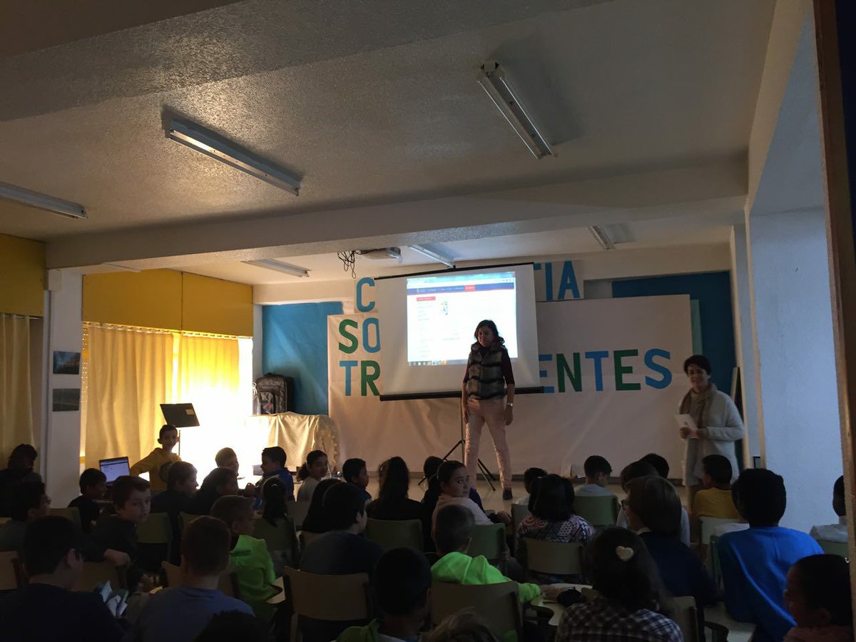 mjsoler_ct's tweet photo. Encantados de seguir transmitiendo el concepto de la #transparencia. Hoy, en los colegios #Mastia y Patronato del Sagrado Corazón de Jesús. Les repartimos #ElValorDeLaTransparencia, además de invitarles a participar en #CartagenaCiudadTransparente https://t.co/SgEXL3dYeY