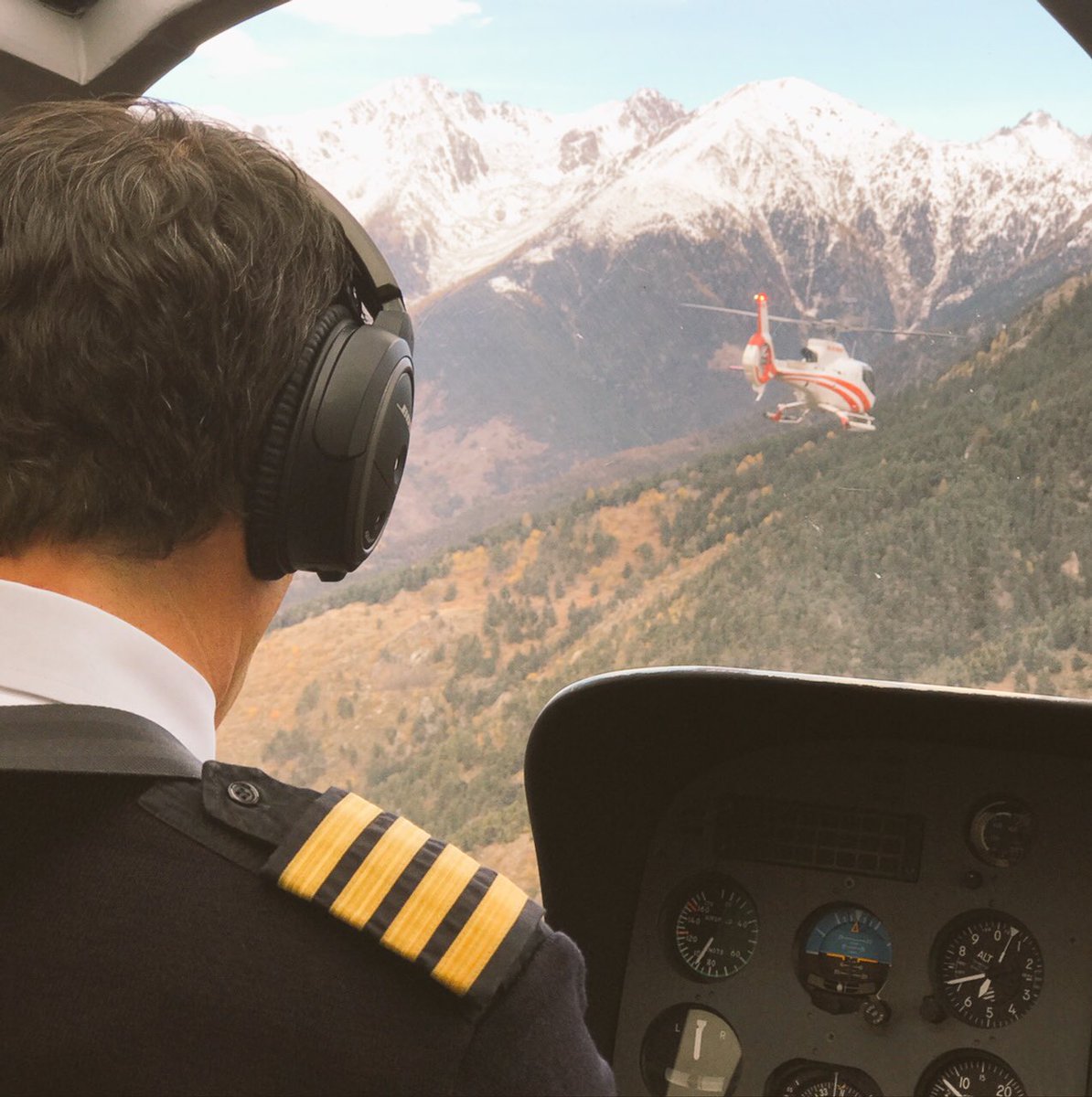 HeliAirMonaco's tweet photo. 🚁 Book your helicopter-Amazing View 🏔 #weekend #helitrip #saintmartinvesubie #offres #helicopter #helicopterride #helicoptertour #privateflight #package #heliairmonaco #monaco #montecarlo #cotedazur #frenchriviera #heli_events https://t.co/SM3JOcVFfK