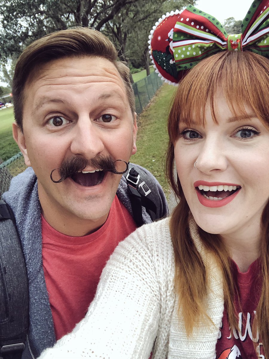 TheJennTracker's tweet image. Getting extra Christmas-y tonight at Mickey’s Very Merry Christmas Party! I’ll be snapping! [snapname: wearsmoonshoes]