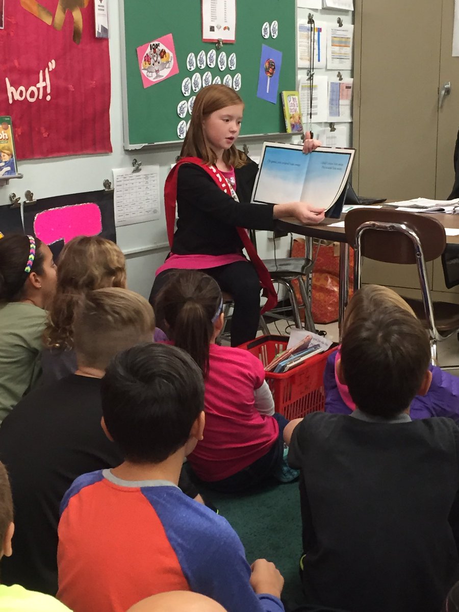 SucheckiMaureen's tweet photo. Extra special Principal of the day for Room 20A! Congratulations Kristen Getz! #iginspires https://t.co/mfFimAf454