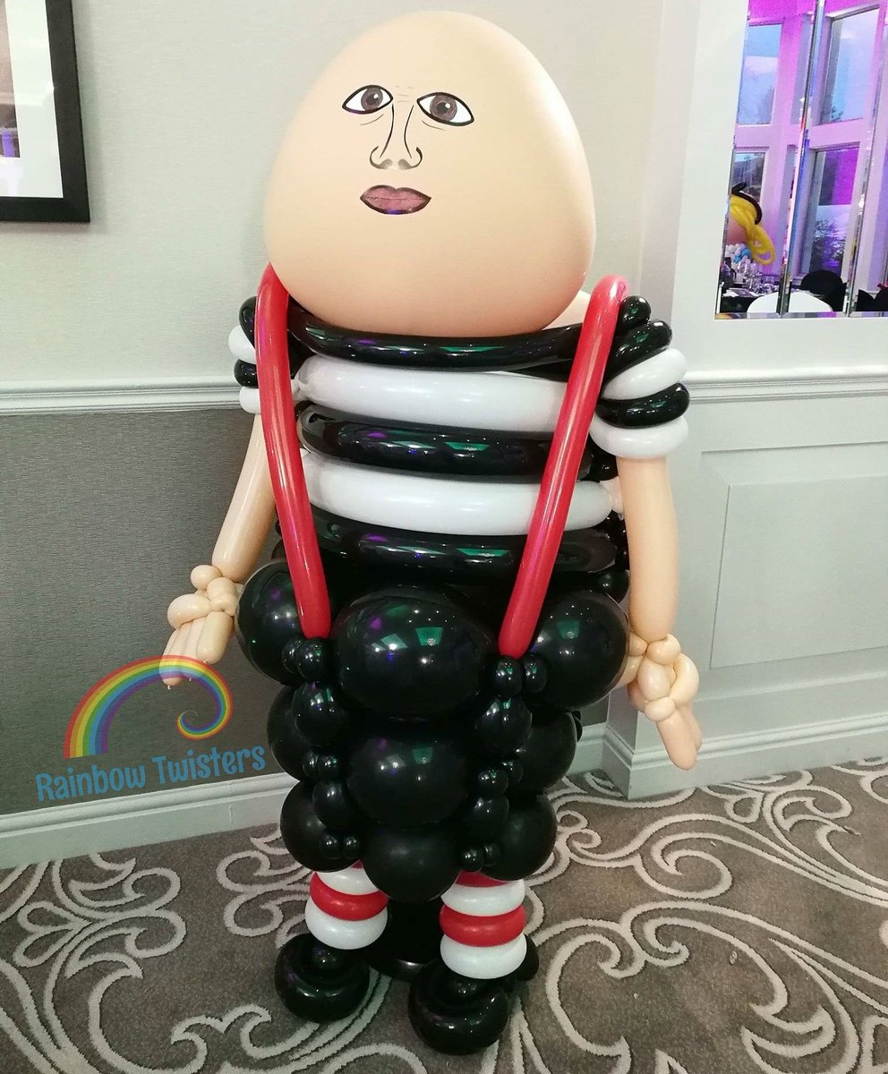 There she met some shady characters #tweedledum or #tweedledee? You tell me.