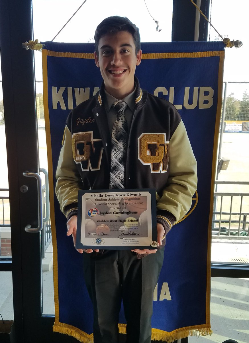 jfregoso44's tweet photo. Congratulations to Kelsey and Jayden for receiving the Kiwanis Character Counts Fall Athletes Awards. We are proud of you. #GoBlazers https://t.co/QmOewlW5Ah