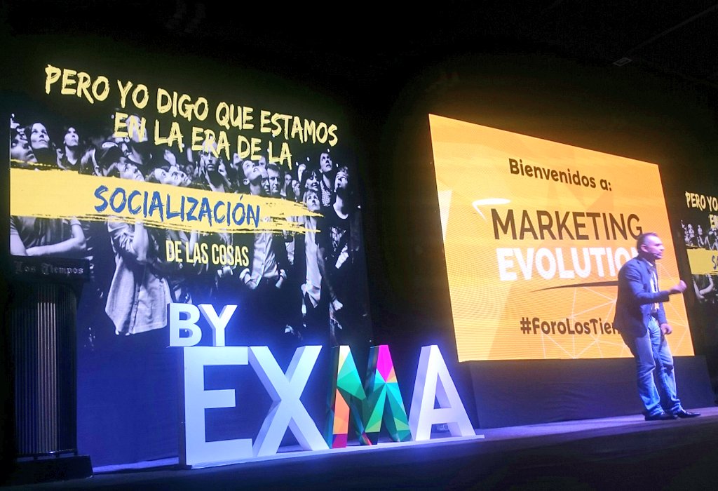 bithumano's tweet photo. .@fanzures: "No estamos en la era del internet de las cosas sino, de la socialización de las cosas". #ForoLosTiempos #ExmaBO https://t.co/z4uVrvAgEB
