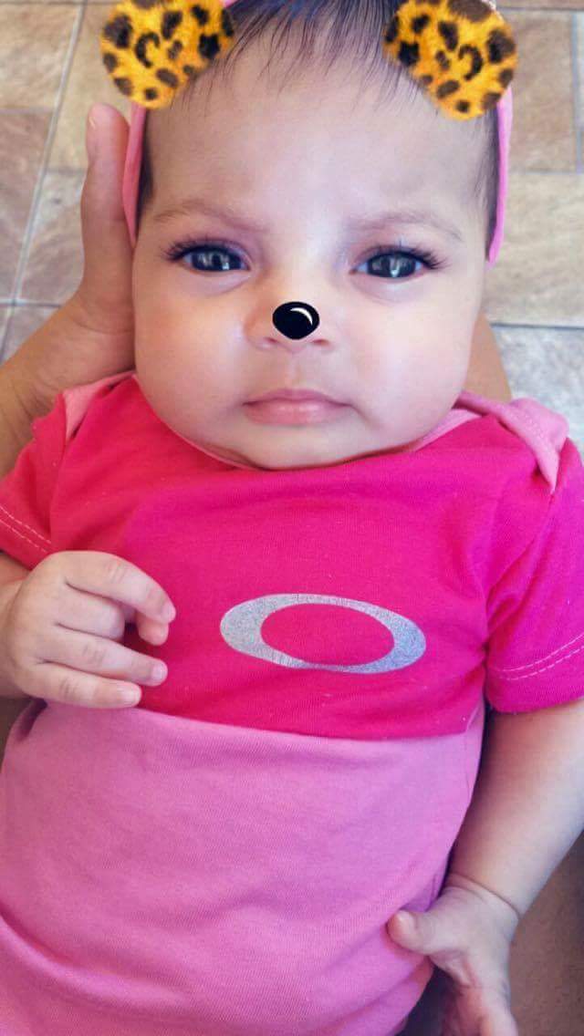 jessimeneezes's tweet photo. 10 meses da sobrinha mais linda, Melissa 😻🌺 #2p1 https://t.co/O4CbXEWm2Y