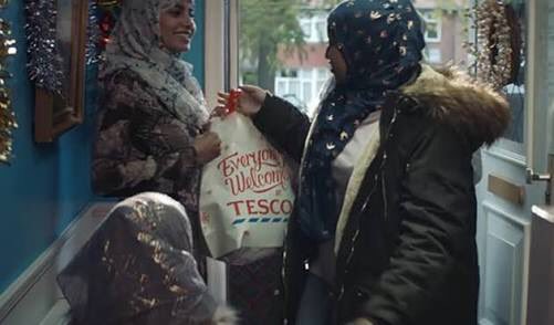 PolatlAk's tweet photo. İngiltere'deki #Tesco Firması Yılbaşı Reklamında Müslümanları oynatınca Tepki aldı.

Oyun büyük ama 

Ümmet Uyandı Artık Aziz'im.. https://t.co/O3fyLecLGT