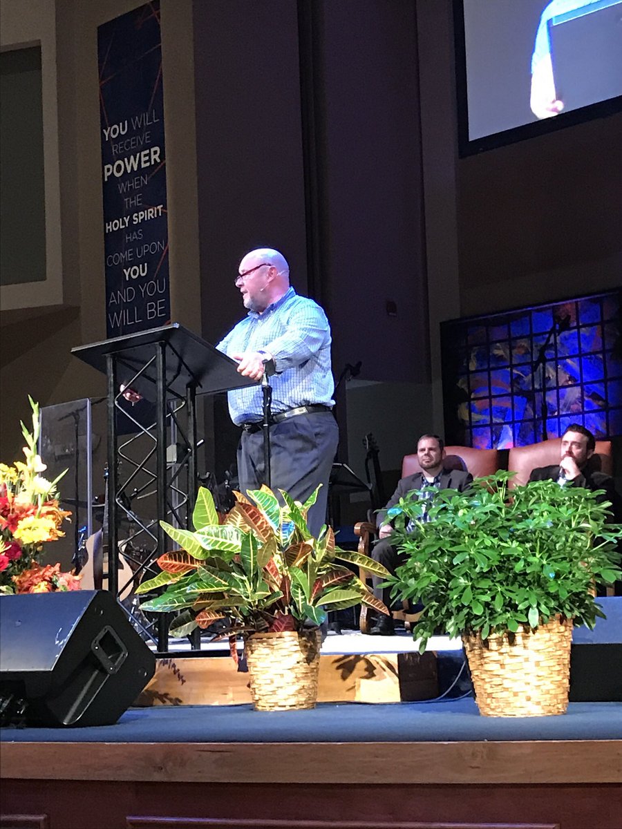 DrPaulChitwood's tweet photo. “Want to know the temperature of your church, stick the thermometer in your mouth, Hoss” #Reedism #DoTheImpossible17 https://t.co/b5TIZ7m9Nc