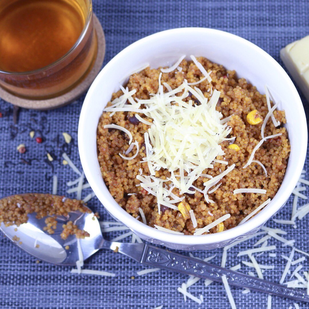 RawmanceFood's tweet photo. Such a cold Autumn 🍂 Perfect for a bowl of quinoa &amp; grated vegan 🌱 cheese 🧀 + black tea.
https://t.co/REreuEYKUS
#vegan #plantbased #vegano https://t.co/CFwL1MUkLN