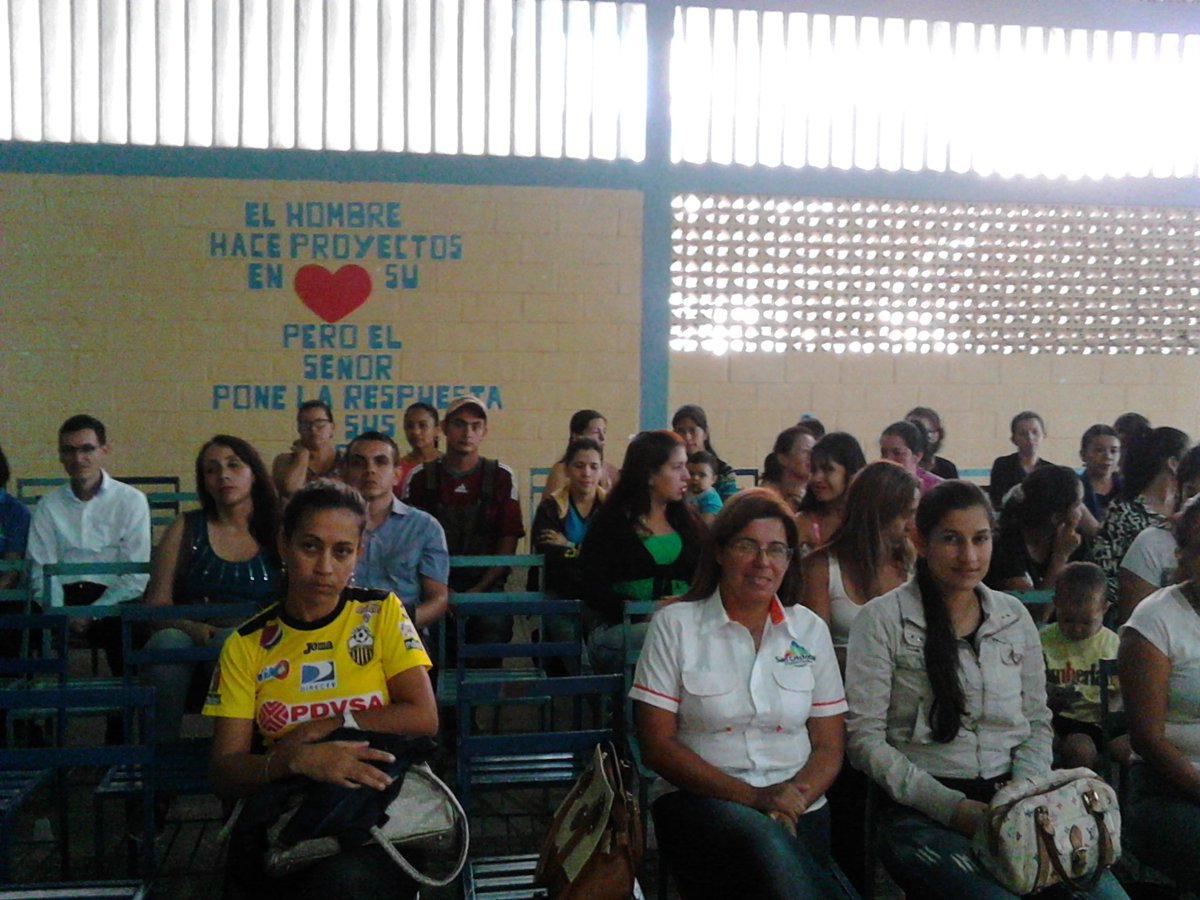 ue_col's tweet photo. Encuentro de Familia en Acción 2017. Lunes 13/11/2017 https://t.co/PRtORUJB04