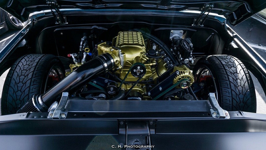 SpeedbySpectre's tweet photo. Love that gold & black! Via
#sema #semashow #sema2017 #supercharged #magnusonsupercharger #viciousstang #1000hp #twincharged #c10 #slammed #blown #Roush #SpectrePerformance https://t.co/sHsmKLZvFp