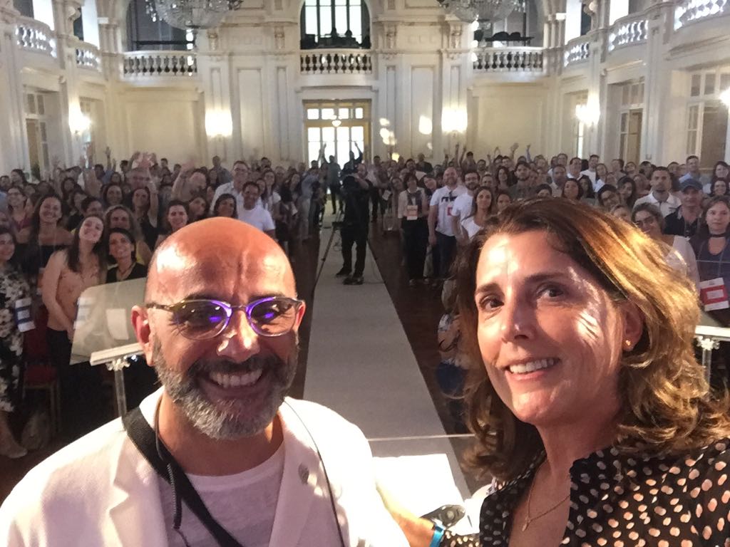 MagicPaula's tweet photo. Ainda no Sorriso do Bem, com Fabio Bibancos da @turmadobem. #sdb2017 #MagicPaula https://t.co/gSt89luvRV