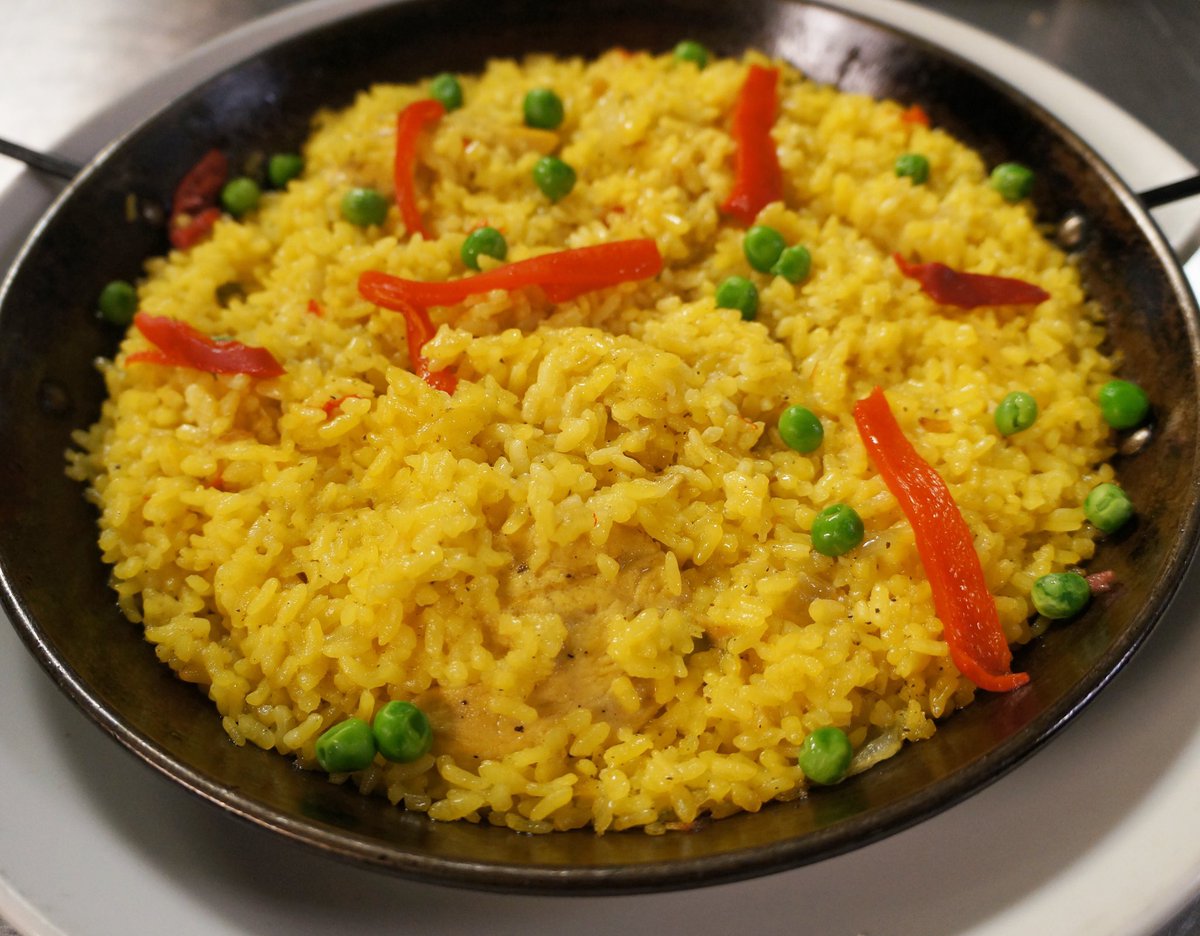 VictorsCafeNYC's tweet photo. #ArrozConPollo is the ultimate dish in Cuban comfort food🥘 #VictorsCafe #ComfortFood #CubanCooking #CubanFood https://t.co/AOK2vdhV01