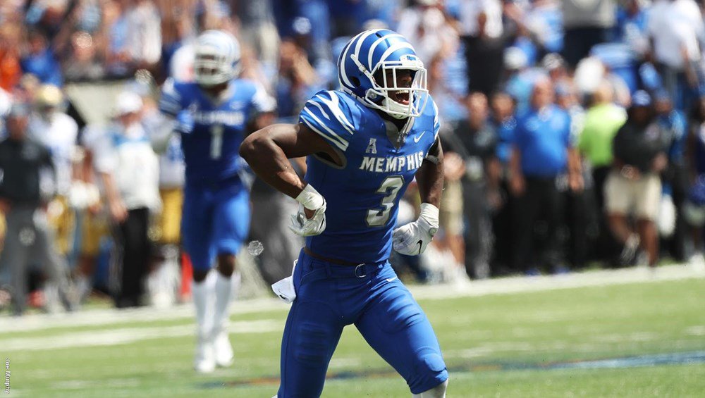 Anthony Miller was named a finalist for the Burlsworth Trophy on Tuesday. He is one of four players who will be honored at a banquet on Dec. 4th in Springdale, Ark. gotigersgo.com/news/2017/11/1… #GoTigersGo #CLIMB