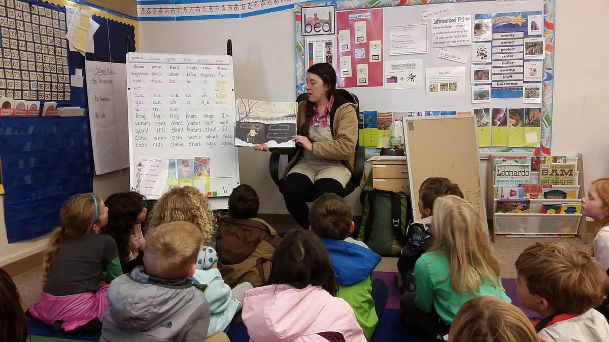 BeverlyClearyK8's tweet photo. Gardening to Classroom with first grade! https://t.co/05kIo95X1t