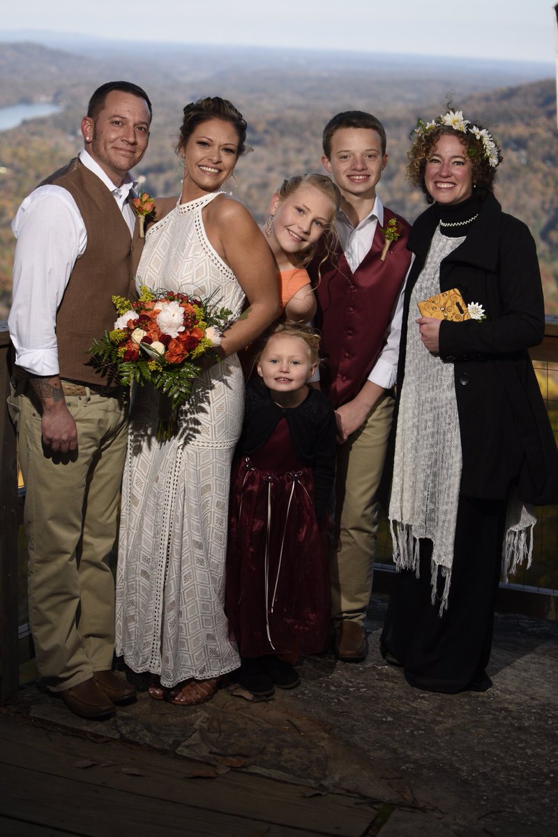 RiaAndresen's tweet photo. Dreams do come true!! You guys are so much more than anything I’ve ever even thought to dream of! Thank you for being the best surprise of my lifetime! I love you all so much!! #weddingday #ourfamily #chimneyrockstatepark #vistarock #lakelure ♥️ https://t.co/wpqvPt9Ga5