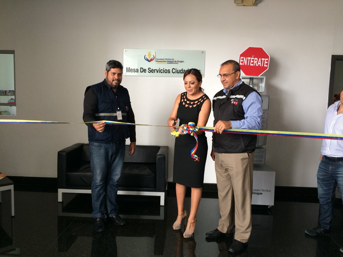 ecu911sambo's tweet photo. Mesa de Servicio Ciudadano para prevenir y atender a personas con problemas de drogas fue inaugurada por @Prevendrogas_Ec. Coordinador Zonal #ECU911 reiteró su apoyo en la lucha constante contra este inconveniente de salud pública. https://t.co/CJxUR4ONXa