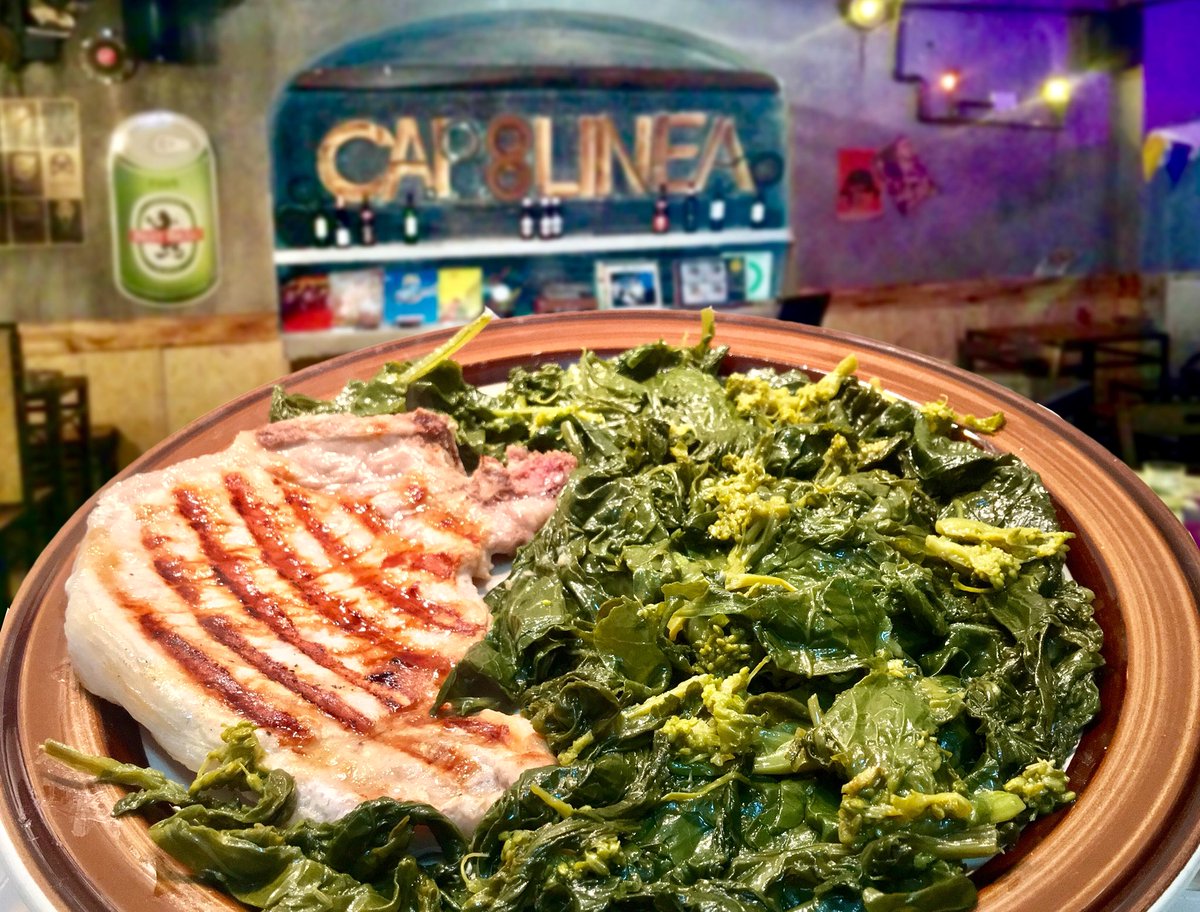Capolineapub's tweet photo. Al #pub #CAPOLINEA #PianoDiSorrento #costoletta di #maiale con #friarielli #birra #food #foodporn #foodblog #Broccoli #SoloCoseBuone #genuine #vino #NeroD’Avola #BirraRossa #innovazione nella #Tradizione in #cucina gradita #prenotazione #freddo #pioggia 🍽🐷🍺🍷🍴🍟 https://t.co/nCohuOJVA7