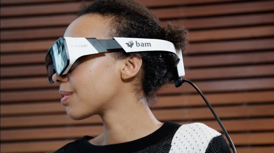 "Augmented Reality drastically improves efficiency and minimizes risks in facility management." zurl.co/n4qmb 
#ProfessionalGradeAR #AR #AugmentedReality #AU2017