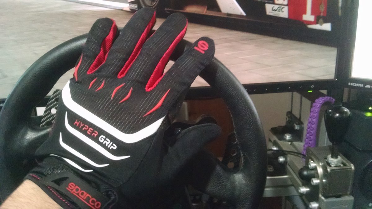 ThePulpoLopez's tweet photo. Una vez más dar las gracias a @TMThrustmaster, @SparcoGaming y como no a @IbericaRacing por el trato que recibimos y los detalles como este. Guantes muy top, los pondremos a buena prueba en la #V8MGT y la #BlancpainGT con el #OSW 🐙🙌 #SparcoGaming #HyperGrip #Thrustmaster https://t.co/nZ8DLefhqR