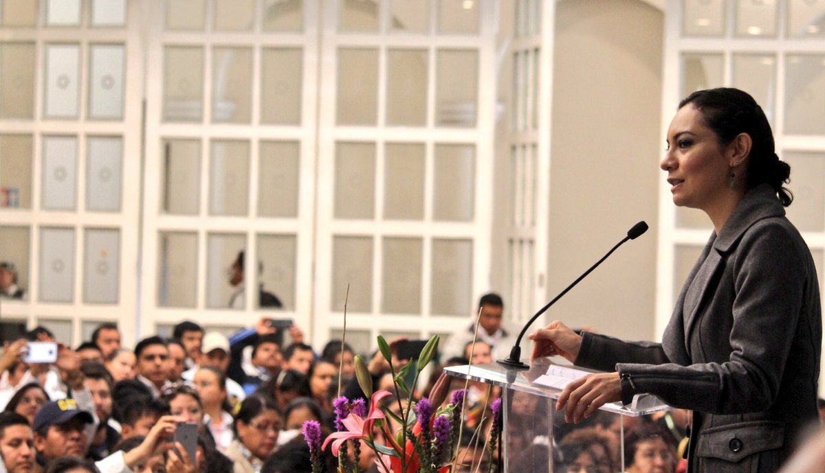 Mely_Romero's tweet photo. Compartiendo a l@s extensionistas que tienen una gran responsabilidad con los pequeños productores de nuestro campo que va más allá de lo técnico; va al reforzamiento del tejido social y la confianza de la sociedad en sí misma y en sus gobiernos!! https://t.co/TFPXwgj6ki